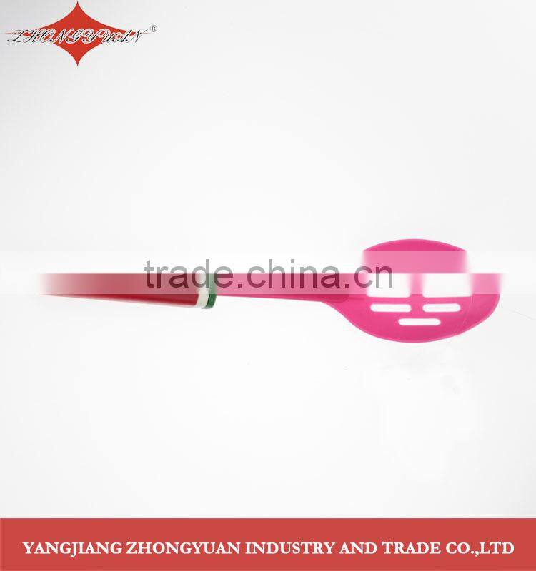 Kitchen accessory nylon kitchen utensil set with handle