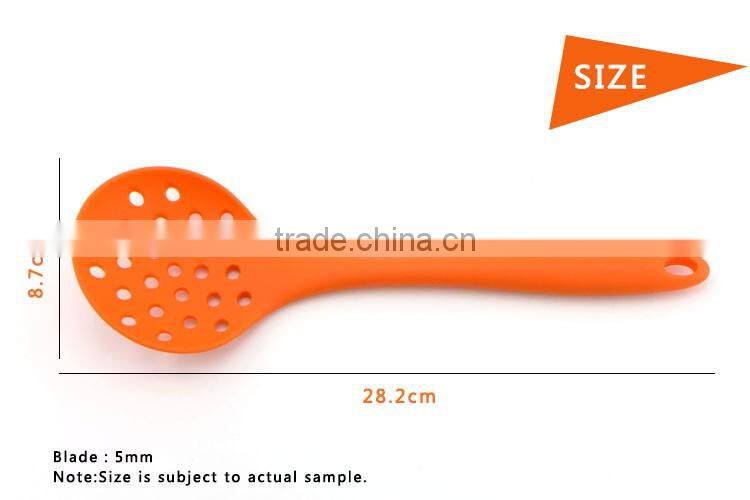 High Temperature Resistant Long Handle Silicone Colander