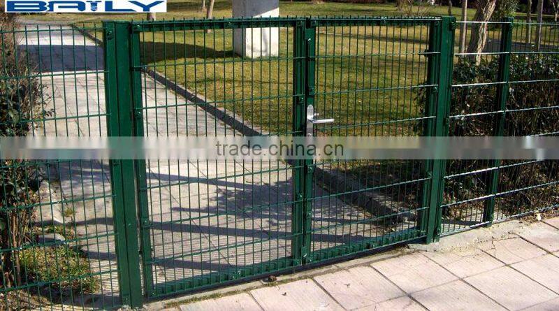 China factory supply various sized metal livestock farm fence gate