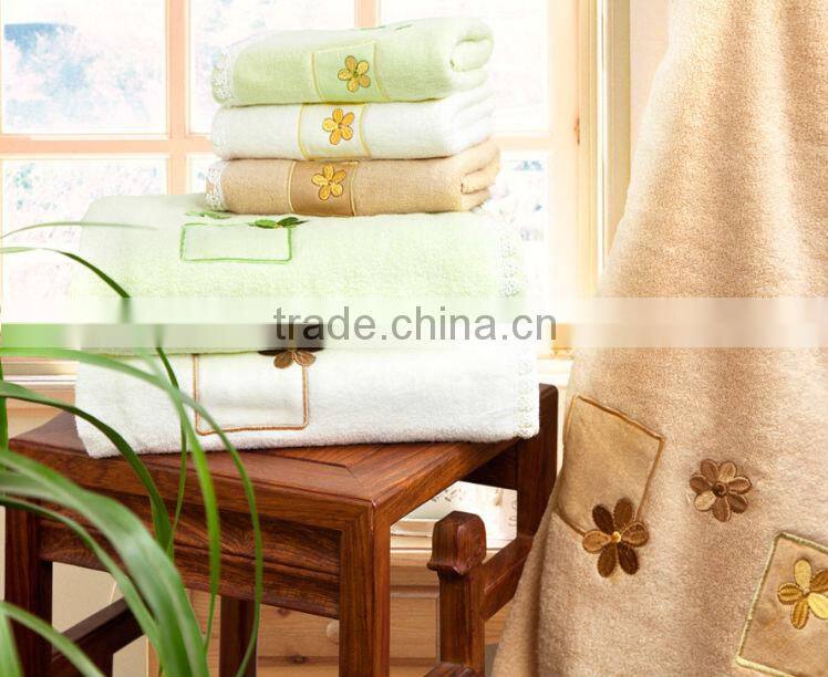 towels set with lace and embroidery