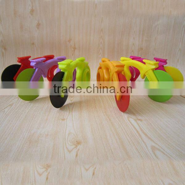 pizza wheel,stainless steel blade round pizza cutter