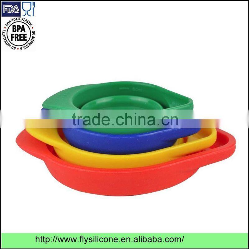 Hot sale on amazon customized logo 4 pcs premium silicone measuring cups set