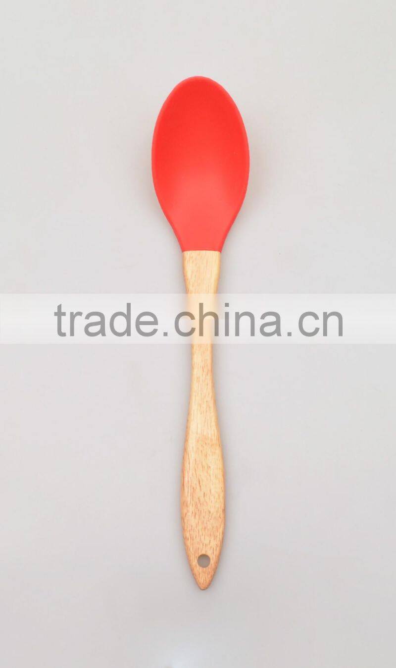 beautiful in desigh LFGB testing silicon kitchenware with ruber wooden handle