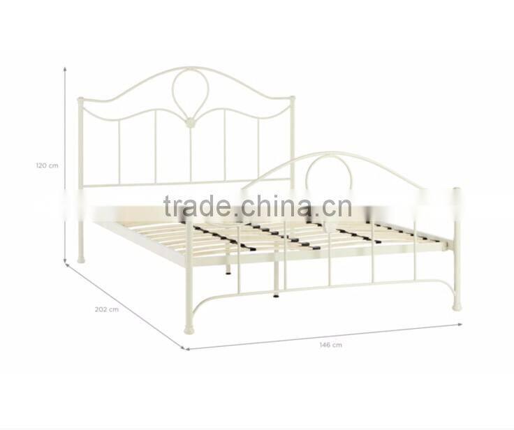 Classic style metal bedstead