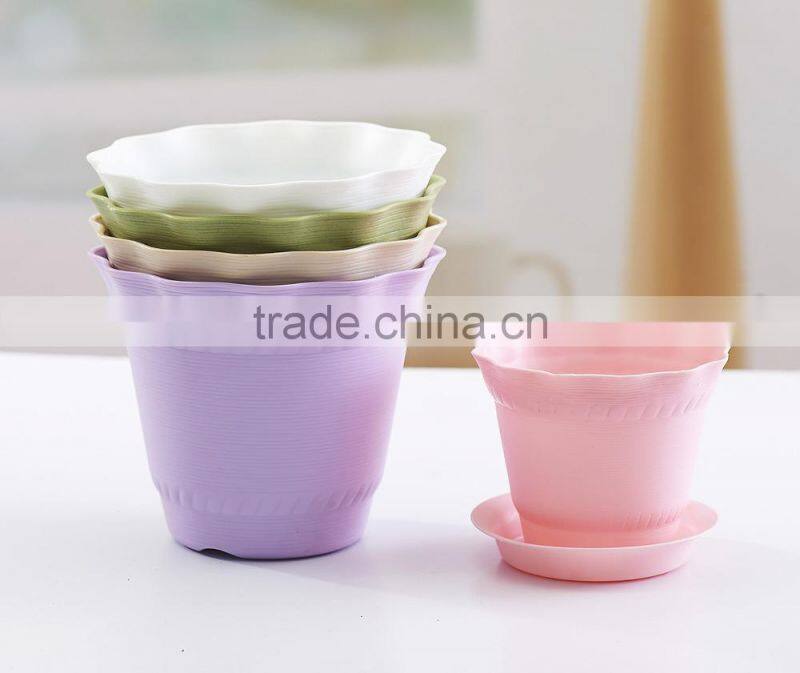 Fashional Design Lotus Shaped Plastic Plant Flower Pot which has 6 Kinds of Colors