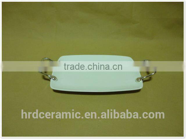 2015 New product stock white ceramic plate with Metal handle