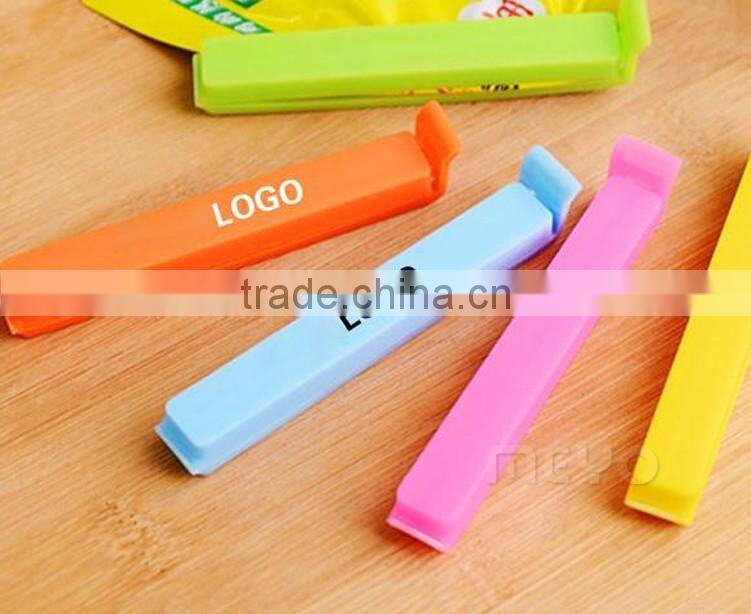 Portable plastic bag neck sealer closure clip bag storage clip