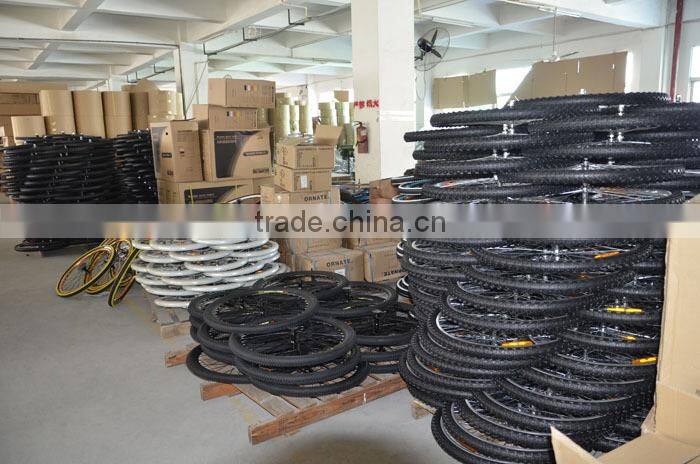 2016 New model fat bike/carbon fiber fat tires bike with 4" tyre/ 26*17" Aluminium fat bike