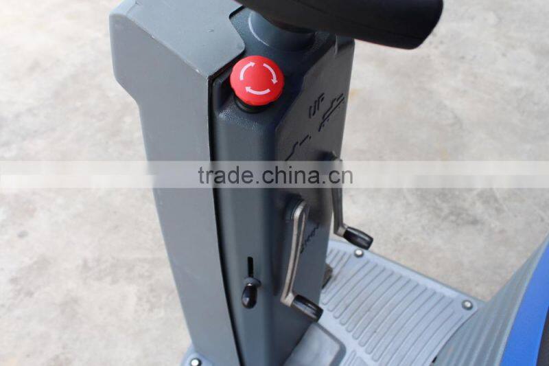 Smart control compact ride on floor scrubber