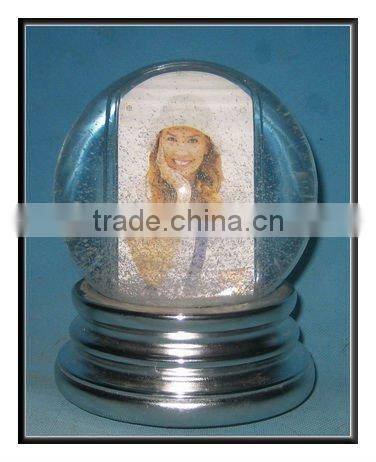 Polyresin Cartoon Car Water Globe For Garden Decoration Craft