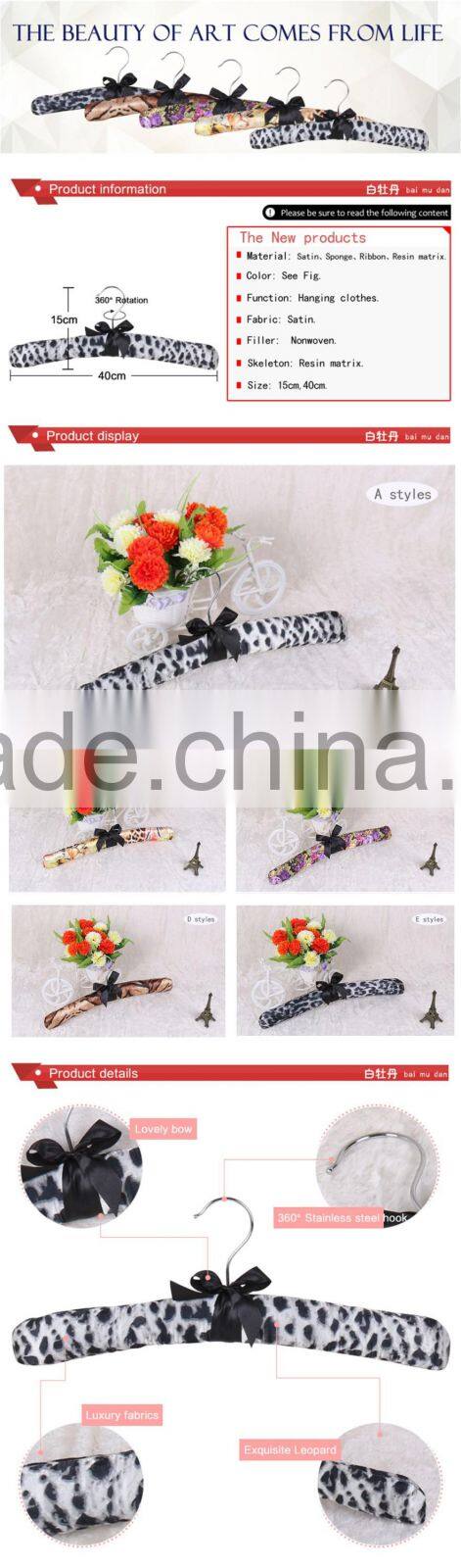 Fabric padded metal wire clothes hanger for home