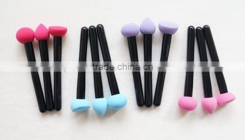 High Quality Latex-free Makeup Sponge With Black Silicone Handle
