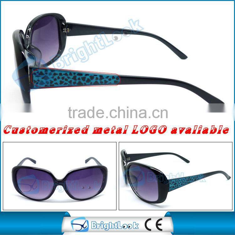 ew fanshion sunglasses with customized metal logo injected into arms