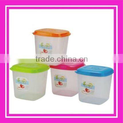 singel large round plastic food storage container with cover
