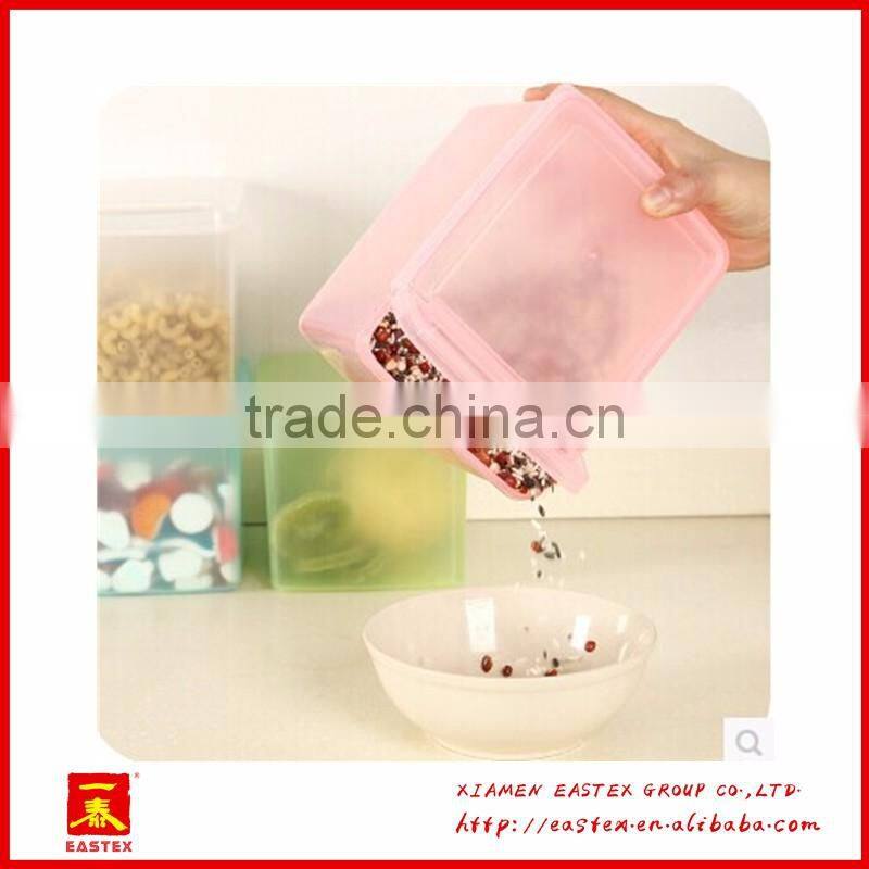 Superimposed flip-open cover food crisper