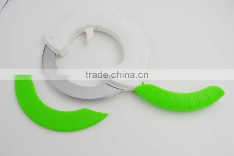 Round Blade Pizza Cutter