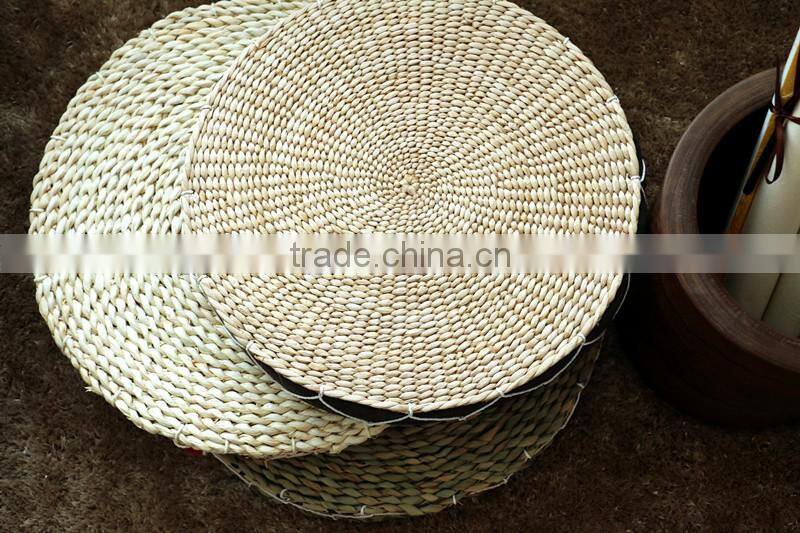 handmade natural fiber cornhusk straw cushion