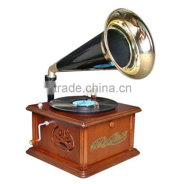 The phonograph Vinyl machine The old European archaize great horn speaker LP record player