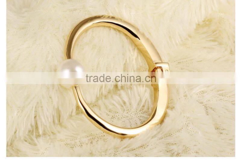 Opal Pearl Bangle Europe 18 K Gold Exaggerated Version Of Ms Wide Bracelet