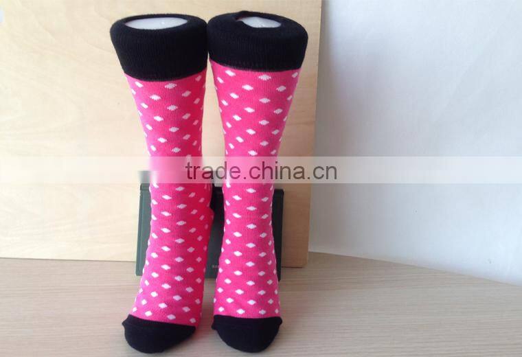 Stock Hot Sale Lovely Girls Hosiery Colorful Pink White Dots Crew Winter Sock