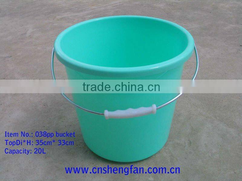 032-039 household plastic bucket with metal handle