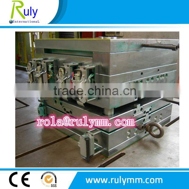 China Light Cover Injection Mold