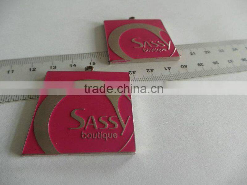 Custom metal keychains,zinc alloy metal key chain,logo embossed pink metal key holder