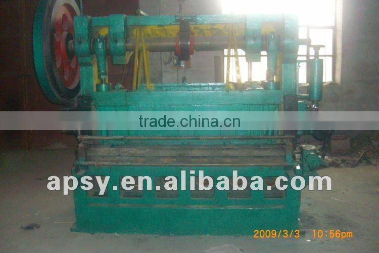 Expanded plate mesh machine