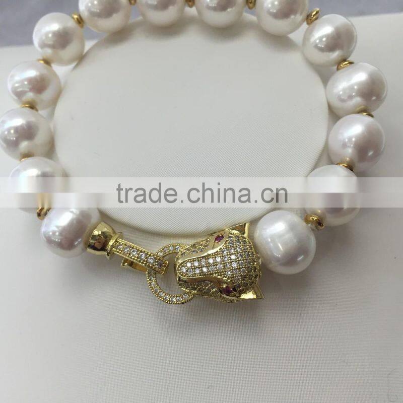 9-10mm AAA White Nearly Round Freshwater Pearl Bracelet