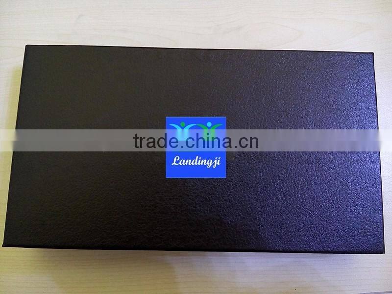 Sleep mask with adjustable straps