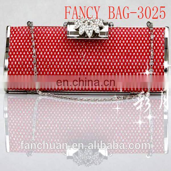 Silver Lady's Evening Bag with Chain