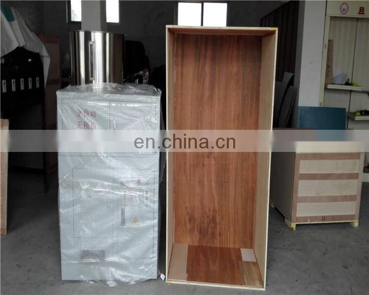 High efficiency pneumatic Automatic Garlic Peeling Machine / Small Garlic Peeling Machine