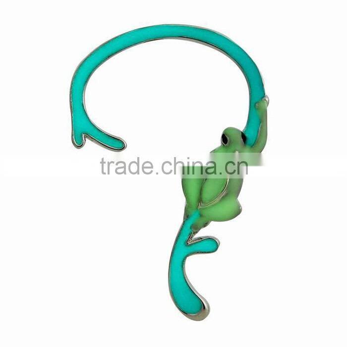 Wholesale lighted jewelry fancy animal earring frog charm ear cuff