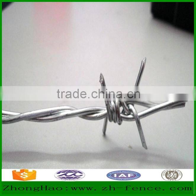 Hot dipped galvanized or PVC coated Barbed Wire Fencing farmland fence