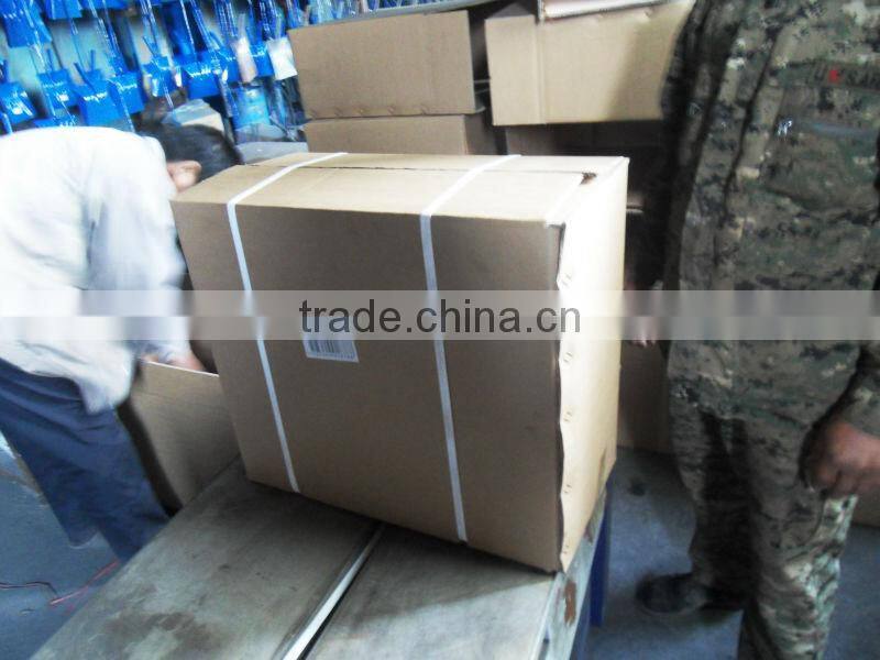 white painted metal dustpan