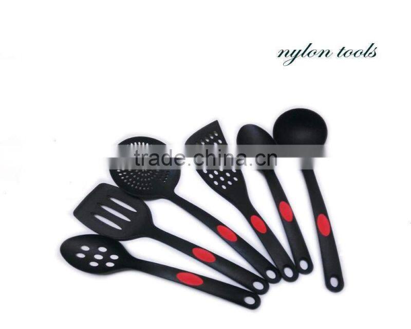 Elevated Nylon Kitchen Utensil Set