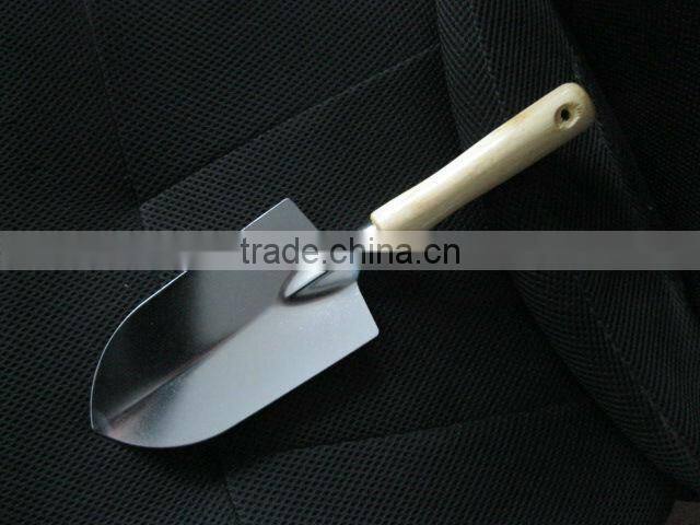 WOODEN HANDLE GARDEN TROWEL