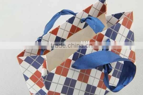 Foldable Gift Bag with Diamond Pattern/ Shopping Bag