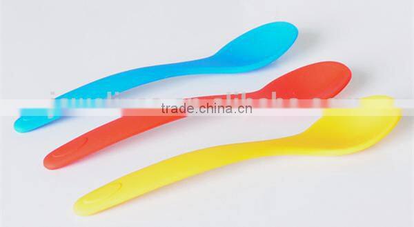 BPA free flexible soup spoon, silicone baby spoon