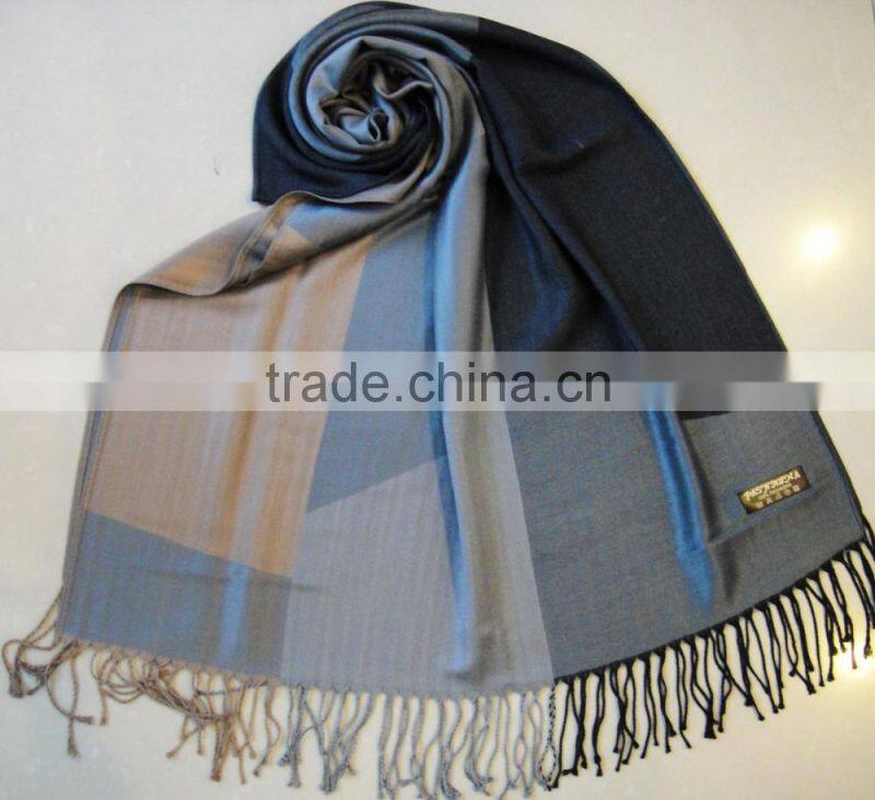 2017 the latest stylish lady soft jacquard 100%viscose plaid scarf