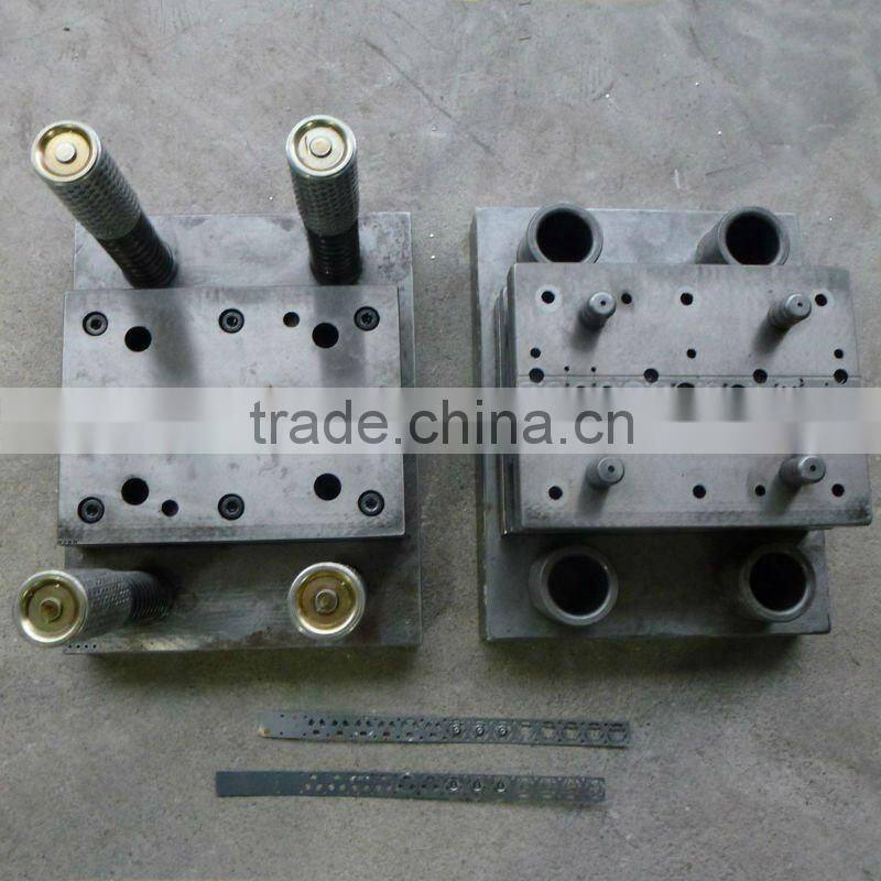 Automatic powder pressing metal stamping mould