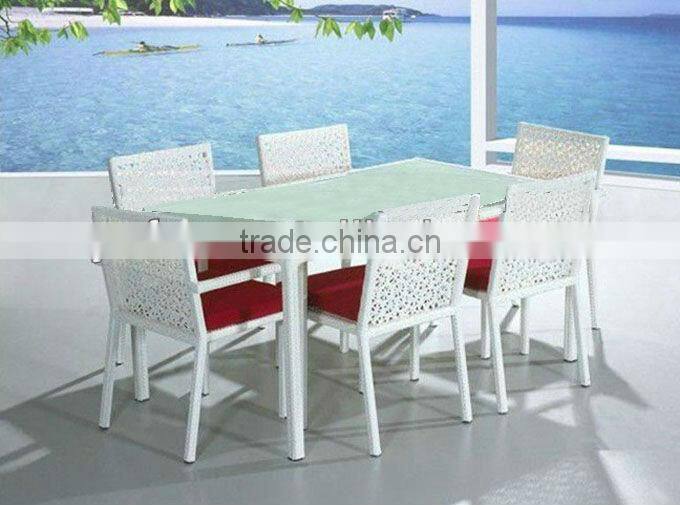 round wicker coffee table and chair