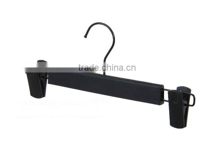Adjustable Matting Black Plastic Pants Hanger with Clips, for Skit/Bottom