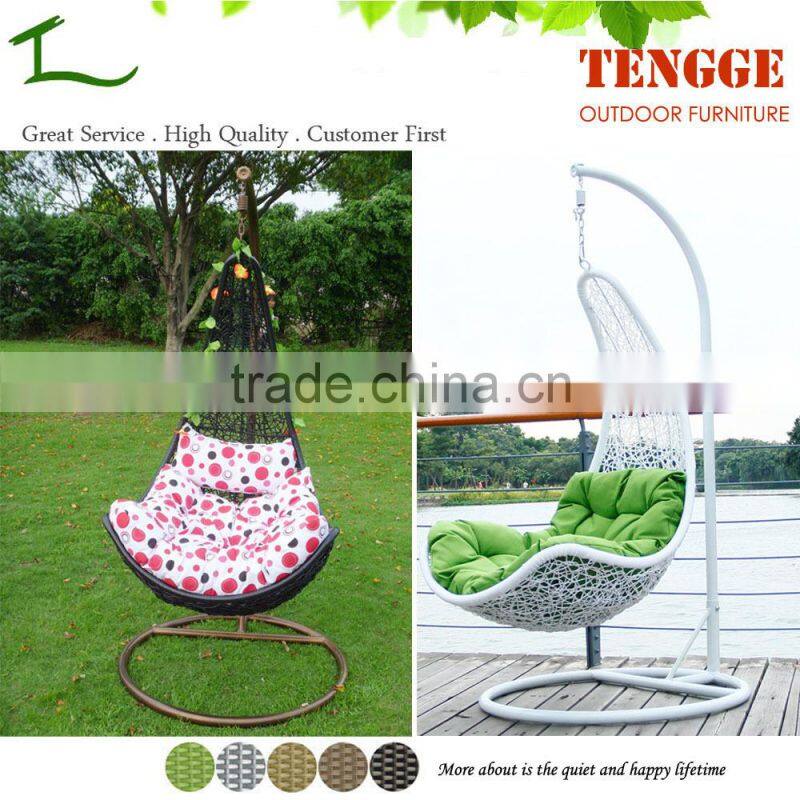 TG15-0139 Half moon shape white indoor wicker swing chair