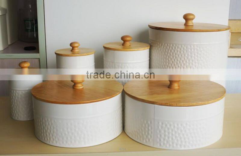 Colorful Housekeeper Storage Tin Boxes factory