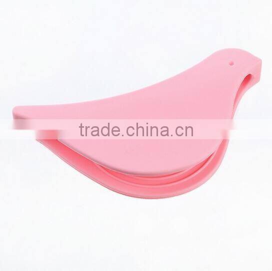 2017 new product bird shaped silicone oven rack guard grill gloves