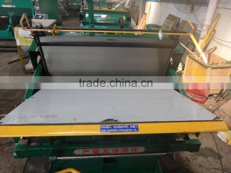 New Condition manual die cutting and creasing machine for corrugated carton box