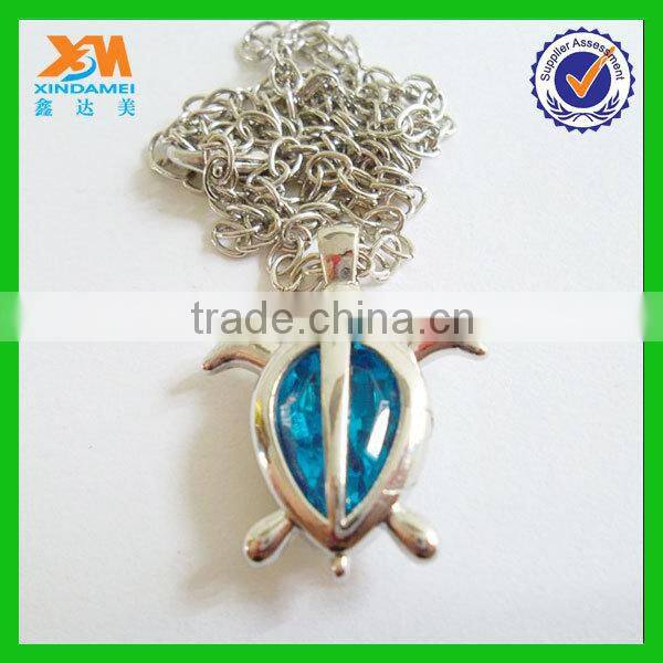 Metal animals turtles diamond necklace