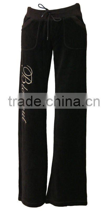 Hot Ladies 2pcs Velour Suit with Beautiful Sequins Embroidery