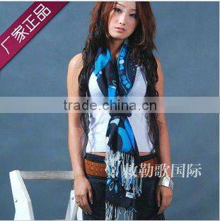 wholesale fashion wool printed scarf with fringe woolen printed scarf shawl pashmina high quality wool neck scarves poncho bulk